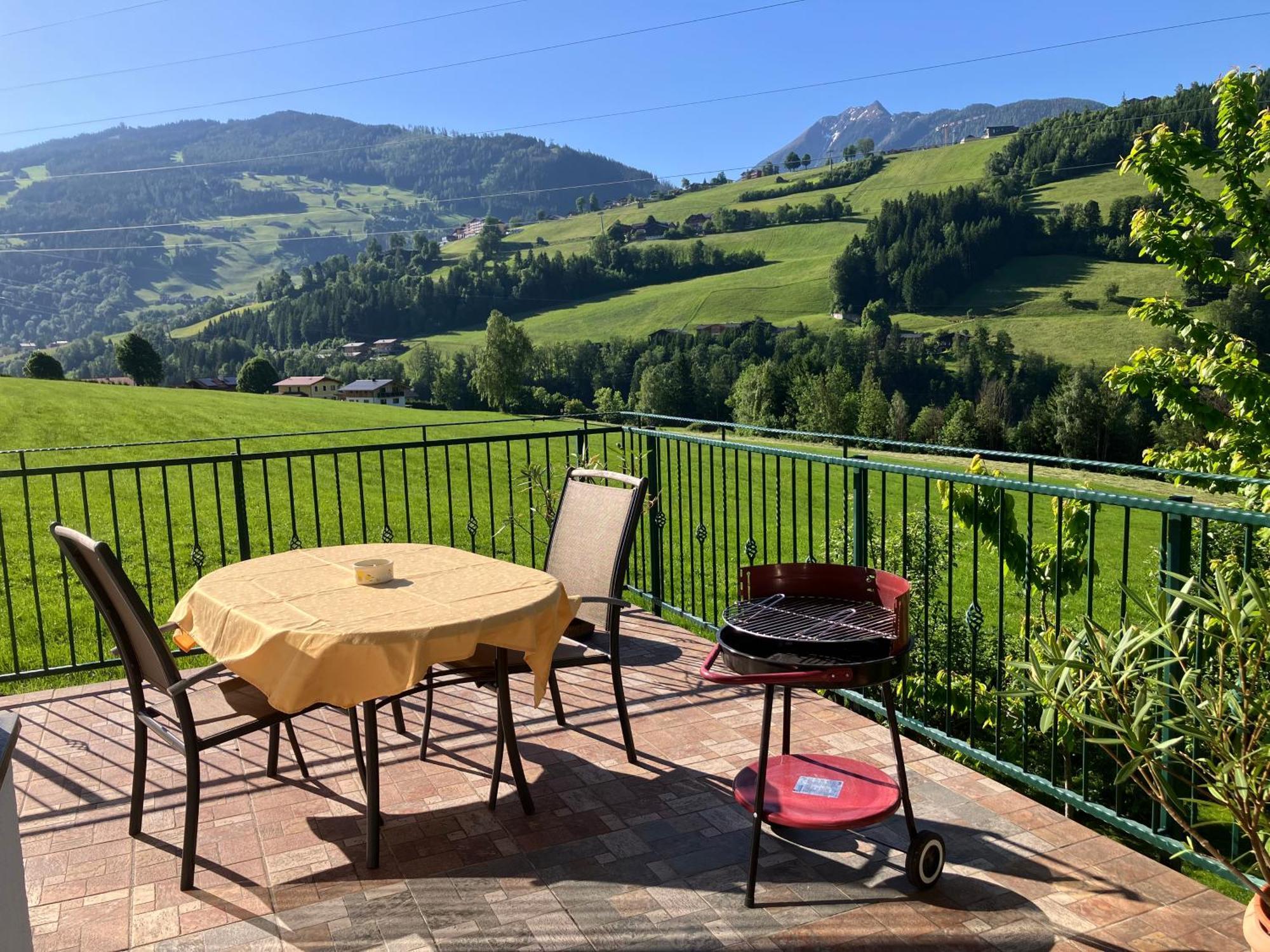 Gaestehaus Huber Fruehstueckspension Schladming Exterior photo