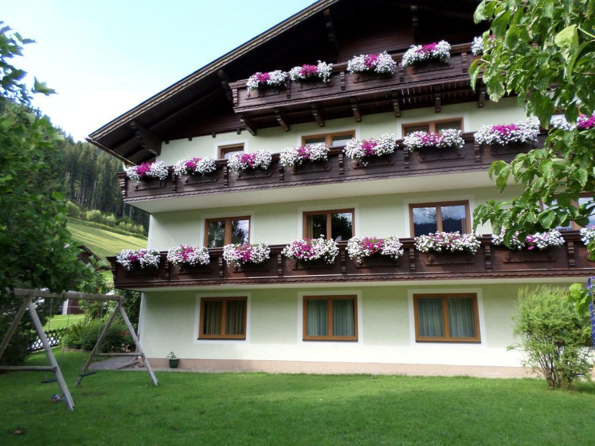 Gaestehaus Huber Fruehstueckspension Schladming Exterior photo